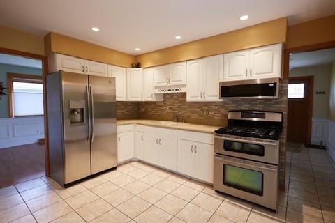 1203 Tulip Ln, Bartlett, IL 60103 photo 4
