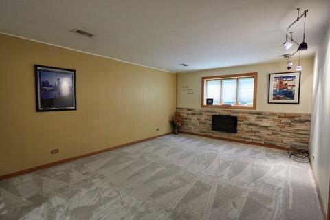 1203 Tulip Ln, Bartlett, IL 60103 photo 2