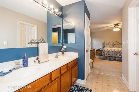 3059 Chalkstone Ave, Elgin, IL 60124 photo 16