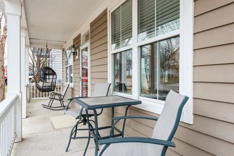 3059 Chalkstone Ave, Elgin, IL 60124 photo 2