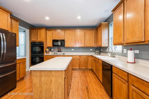 3059 Chalkstone Ave, Elgin, IL 60124 photo 7