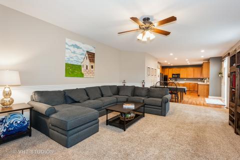 3059 Chalkstone Ave, Elgin, IL 60124 photo 11