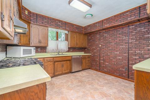 136 E 1st St, Braidwood, IL 60408 photo 9