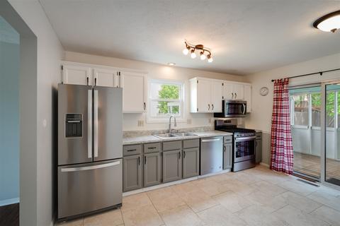 1604 Beech St #B, Normal, IL 61761 photo 3