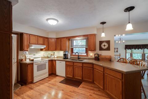 1709 Fairfield Dr, Normal, IL 61761 photo 4