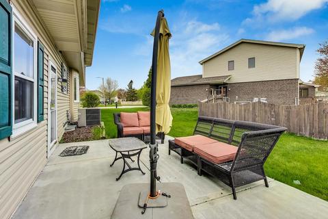1290 W Dovington Dr, Hoffman Estates, IL 60169 photo 27