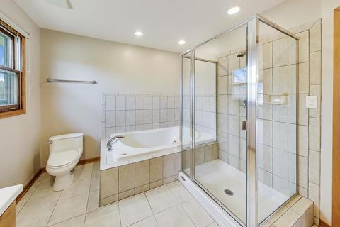 1290 W Dovington Dr, Hoffman Estates, IL 60169 photo 17