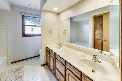 1290 W Dovington Dr, Hoffman Estates, IL 60169 photo 21