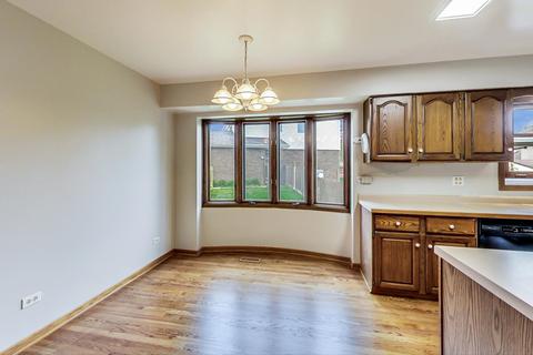 1290 W Dovington Dr, Hoffman Estates, IL 60169 photo 9