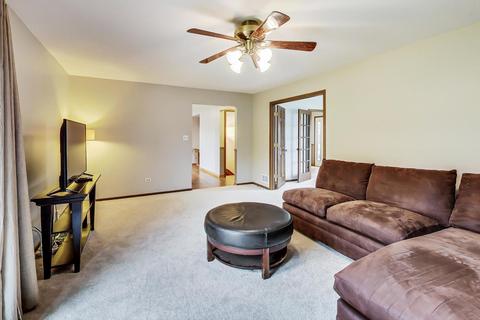 1290 W Dovington Dr, Hoffman Estates, IL 60169 photo 11