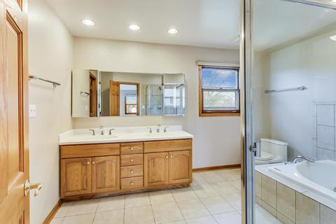1290 W Dovington Dr, Hoffman Estates, IL 60169 photo 16