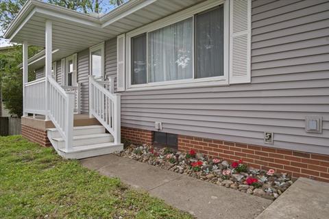 408 E Vernon Ave, Normal, IL 61761 photo 2