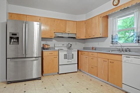 408 E Vernon Ave, Normal, IL 61761 photo 3
