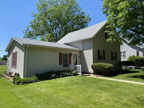 205 N Steele St, Cherry, IL 61317 photo 2