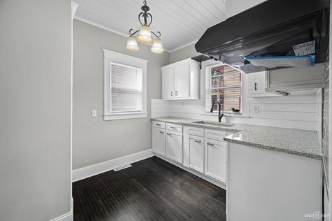52 Vine St, Elgin, IL 60123 photo 9