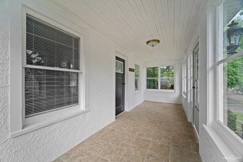 52 Vine St, Elgin, IL 60123 photo 3