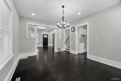 52 Vine St, Elgin, IL 60123 photo 8