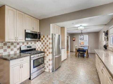 665 Western St, Hoffman Estates, IL 60169 photo 11