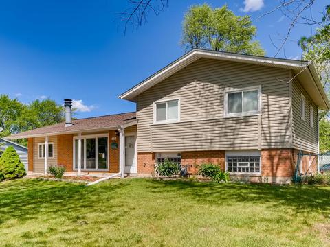665 Western St, Hoffman Estates, IL 60169 photo 2