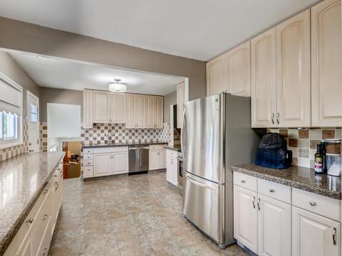 665 Western St, Hoffman Estates, IL 60169 photo 10