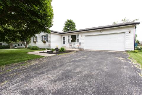514 Emma St, Chenoa, IL 61726 photo 2