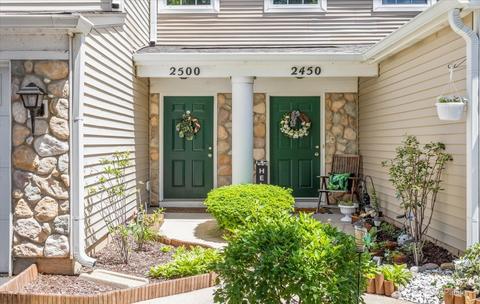 2500 Oak Tree Ln, Plainfield, IL 60586 photo 2