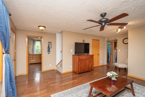 211 N 2nd Ave, Chenoa, IL 61726 photo 5