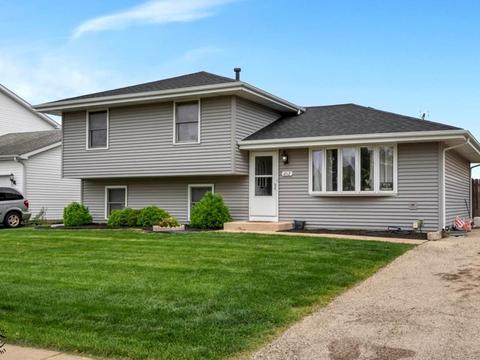 1812 Great Falls Dr, Plainfield, IL 60586 photo 2