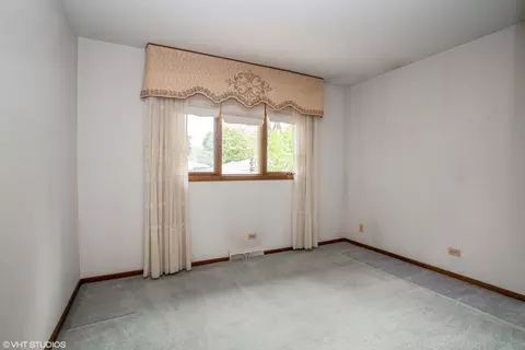 624 W Eggerding Dr, Addison, IL 60101 photo 8