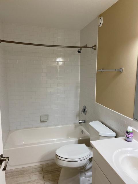 5201 Carriageway Dr #C202, Rolling Meadows, IL 60008 photo 11