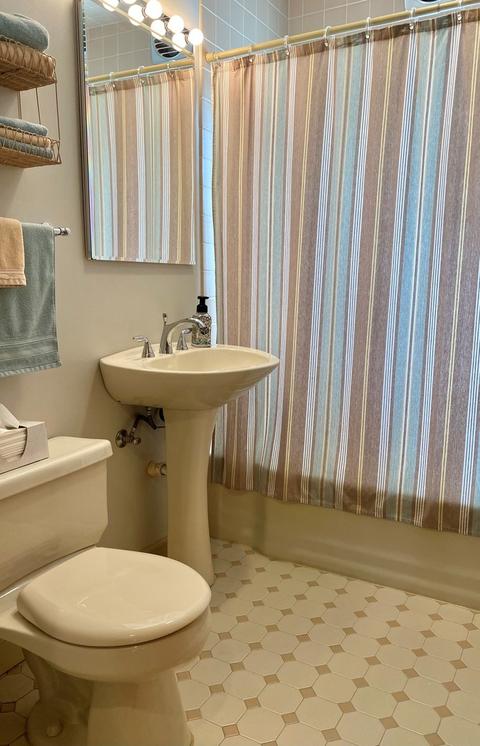 562 Webford Ave, Des Plaines, IL 60016 photo 16