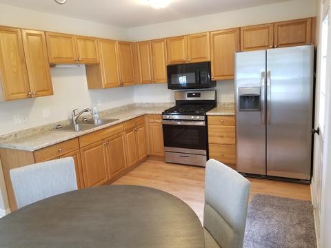 5501 W Creekside Ct, Mchenry, IL 60050 photo 3