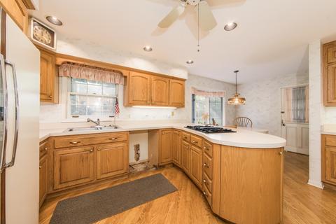 10 S197 Springbrook Dr, Naperville, IL 60564 photo 9