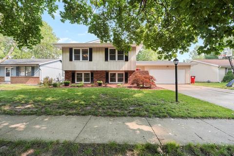 2310 Belmore Dr, Champaign, IL 61821 photo 2