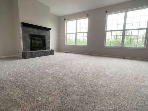 632 Declaration Ln, Aurora, IL 60502 photo 2