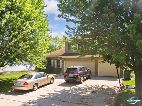 2220 Irvine Ln, Plainfield, IL 60586 photo 2