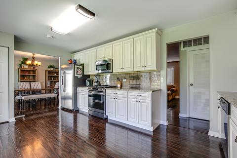 1685 Bedford Rd, Hoffman Estates, IL 60169 photo 11