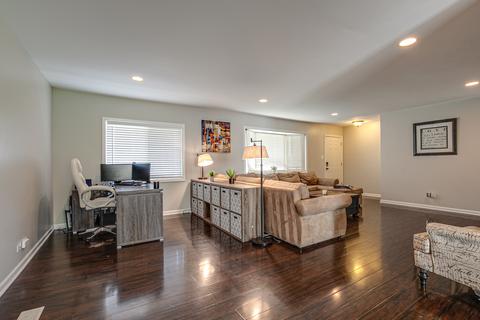 1685 Bedford Rd, Hoffman Estates, IL 60169 photo 5