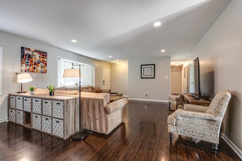1685 Bedford Rd, Hoffman Estates, IL 60169 photo 6