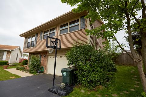 2028 Huttner Ct, Hoffman Estates, IL 60169 photo 3