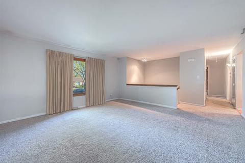 1262 Sarasota Dr, Wheeling, IL 60090 photo 2