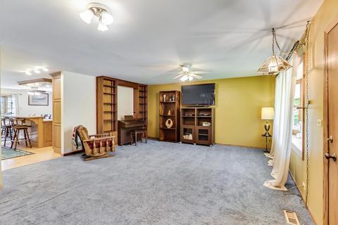 315 E Ardmore Ave, Roselle, IL 60172 photo 4