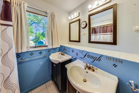 315 E Ardmore Ave, Roselle, IL 60172 photo 27