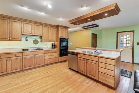 315 E Ardmore Ave, Roselle, IL 60172 photo 8