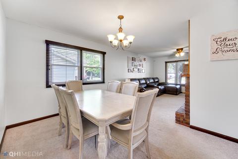1338 Pappas Dr, Elgin, IL 60123 photo 9