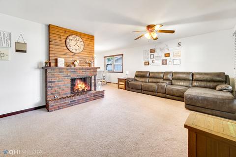 1338 Pappas Dr, Elgin, IL 60123 photo 3