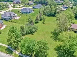 15 W703 83rd St, Burr Ridge, IL 60527