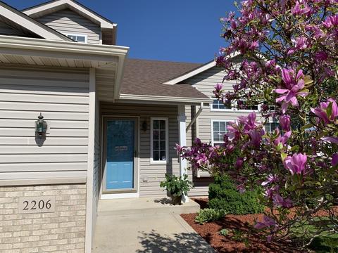 2206 Falcon Dr, Plainfield, IL 60586 photo 2