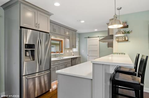 3 W Sunset Rd, Mount Prospect, IL 60056 photo 4
