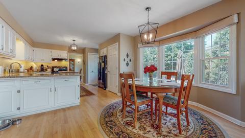 1001 Arbor Ct, Wheaton, IL 60189 photo 11